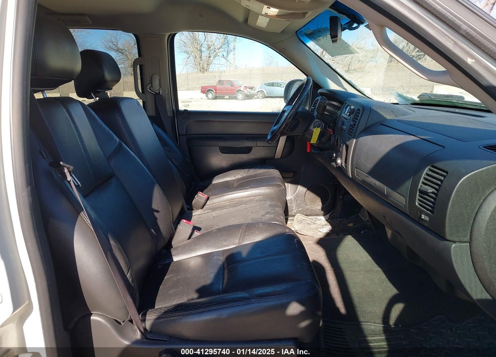 2013 CHEVROLET SILVERADO 1500 VIN: 3GCPKSE76DG369747