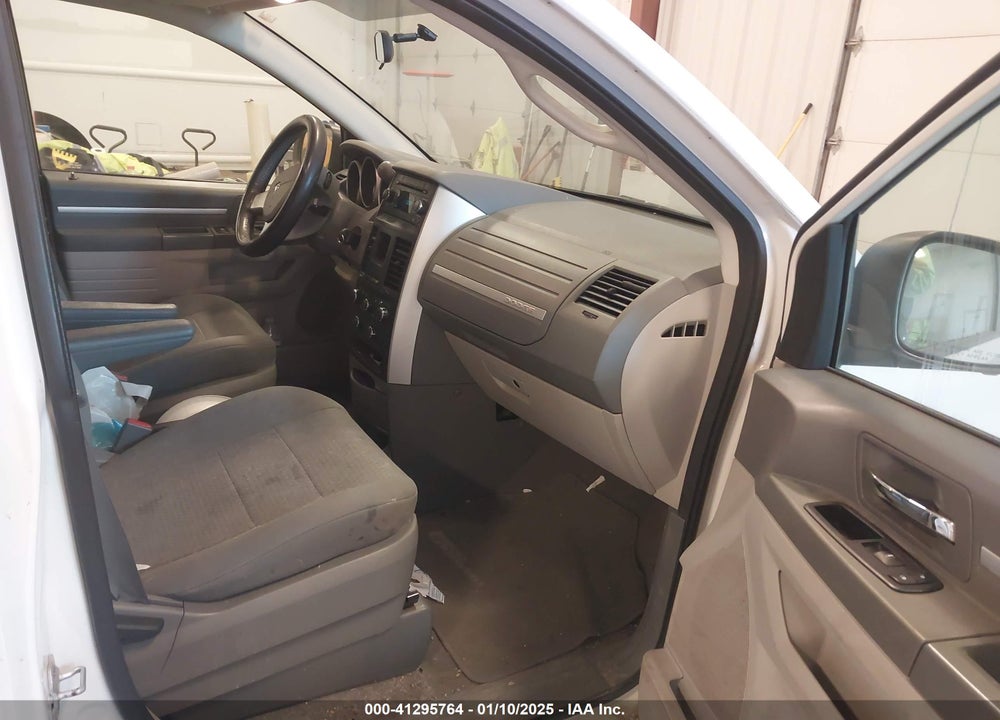 2010 DODGE GRAND CARAVAN HERO VIN: 2D4RN3D15AR499014