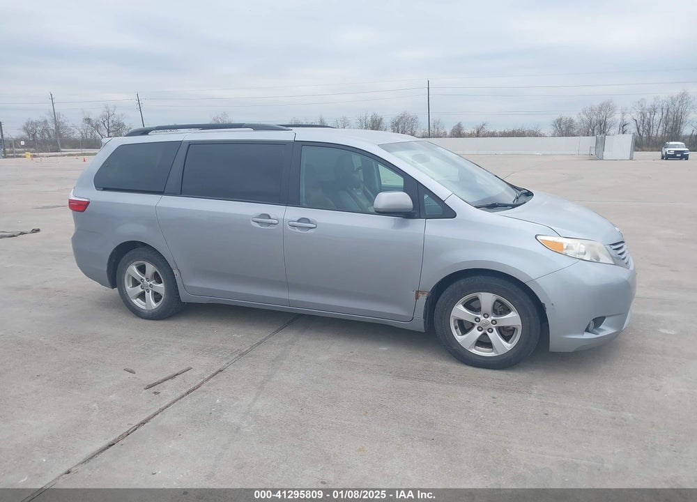 2017 TOYOTA SIENNA LE 8 PASSENGER VIN: 5TDKZ3DCXHS798164