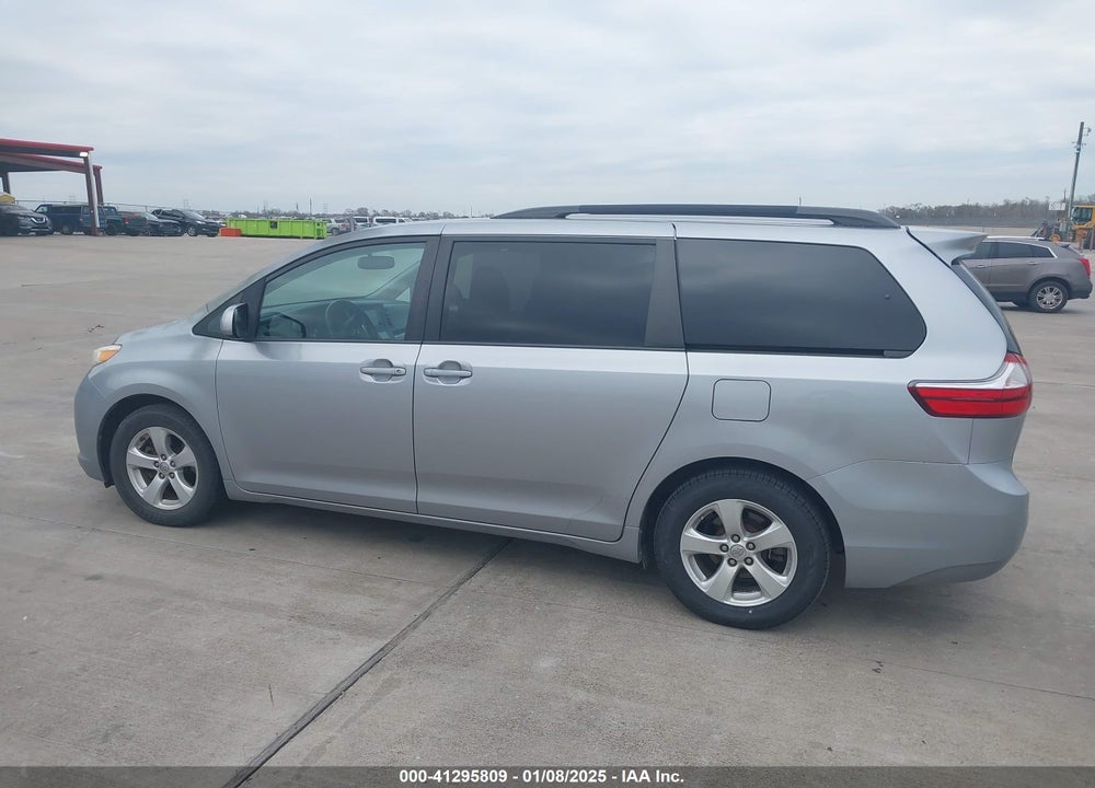 2017 TOYOTA SIENNA LE 8 PASSENGER VIN: 5TDKZ3DCXHS798164