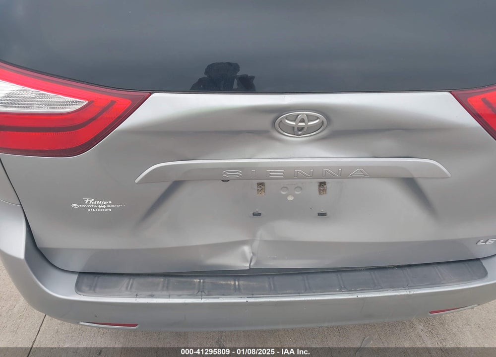 2017 TOYOTA SIENNA LE 8 PASSENGER VIN: 5TDKZ3DCXHS798164
