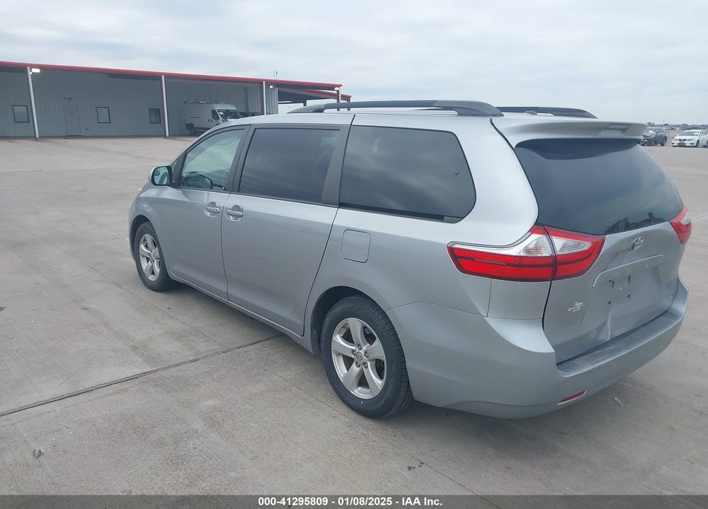 2017 TOYOTA SIENNA LE 8 PASSENGER VIN: 5TDKZ3DCXHS798164