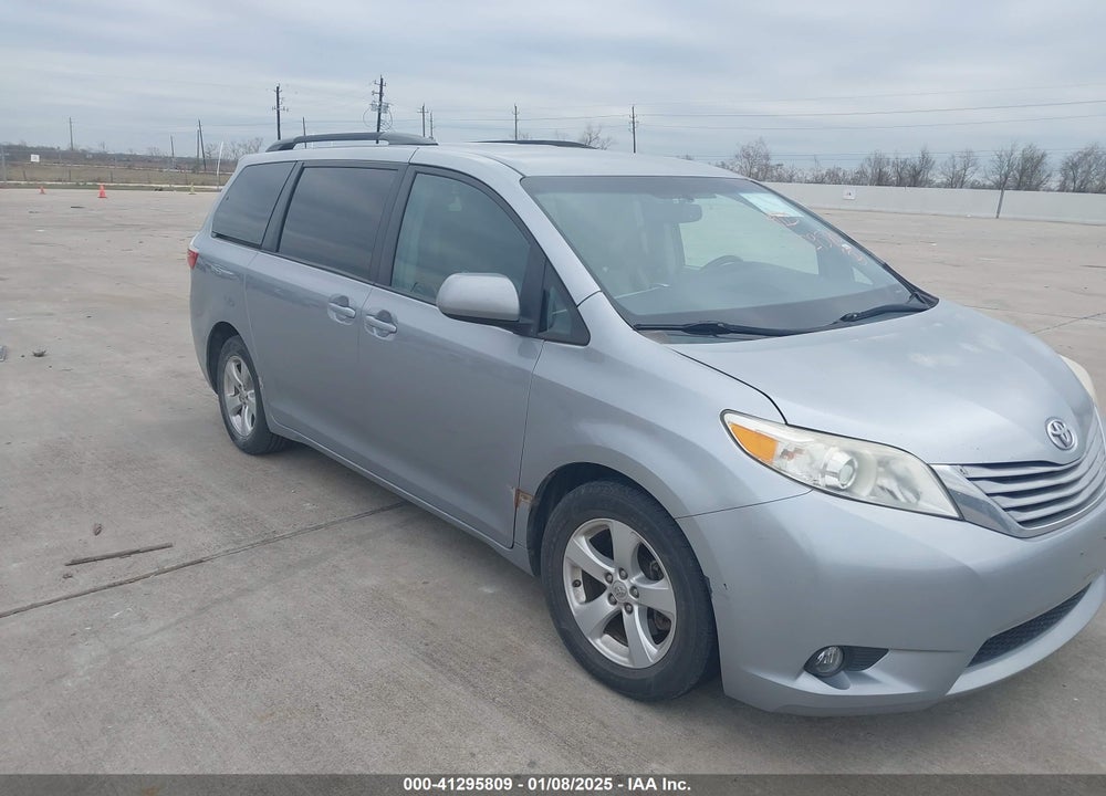 2017 TOYOTA SIENNA LE 8 PASSENGER VIN: 5TDKZ3DCXHS798164