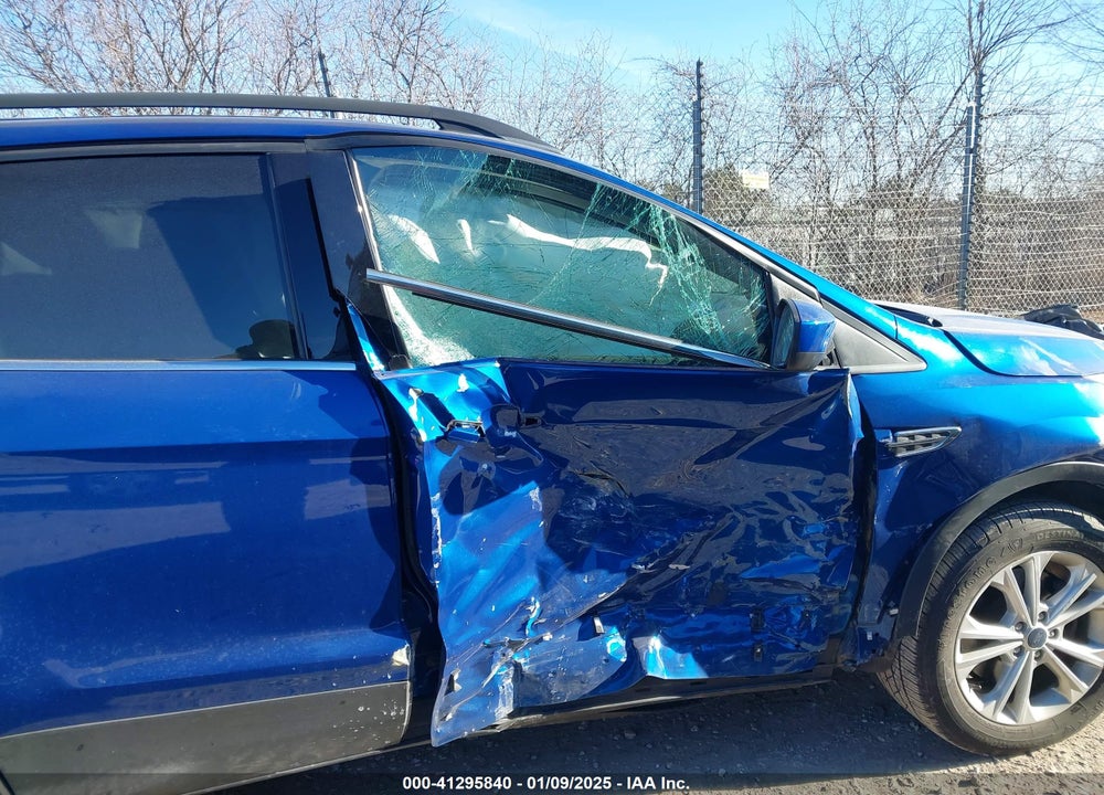 2017 FORD ESCAPE SE VIN: 1FMCU9GD4HUC61744