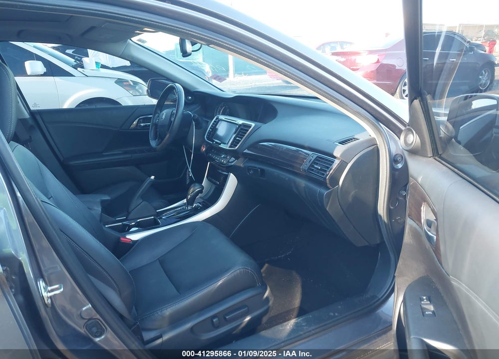 2016 HONDA ACCORD VIN: 1HGCR2F88GA135454