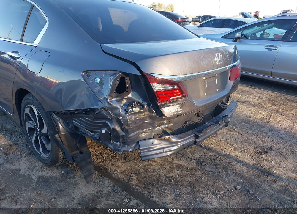 2016 HONDA ACCORD VIN: 1HGCR2F88GA135454
