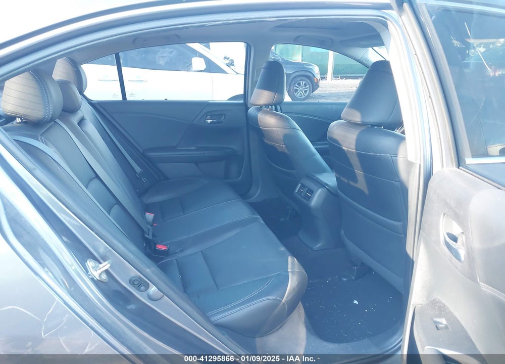 2016 HONDA ACCORD VIN: 1HGCR2F88GA135454