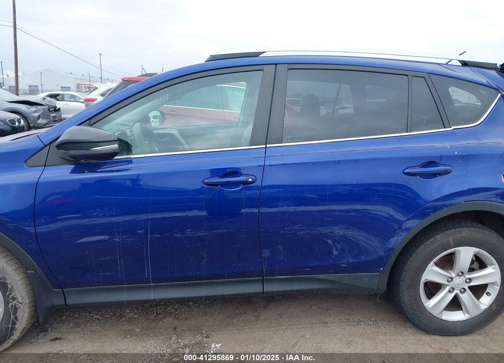 2014 TOYOTA RAV4 XLE VIN: 2T3RFREV1EW190070