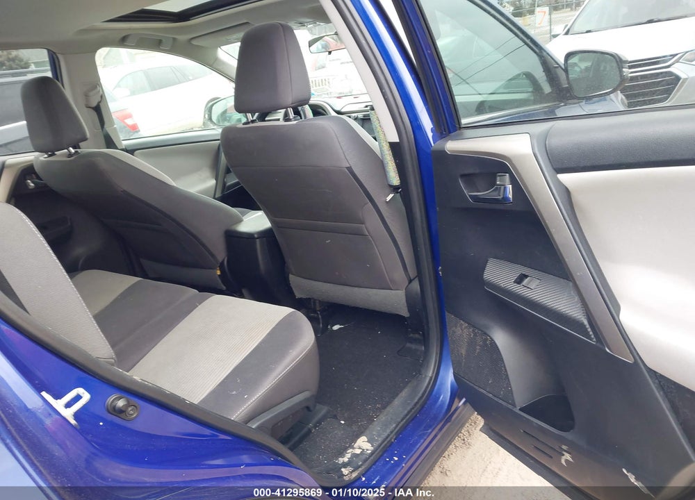 2014 TOYOTA RAV4 XLE VIN: 2T3RFREV1EW190070