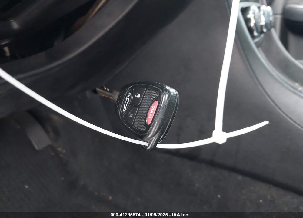 2014 CHRYSLER 200 VIN: 1C3CCBAB4EN238075
