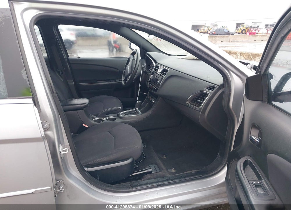 2014 CHRYSLER 200 VIN: 1C3CCBAB4EN238075