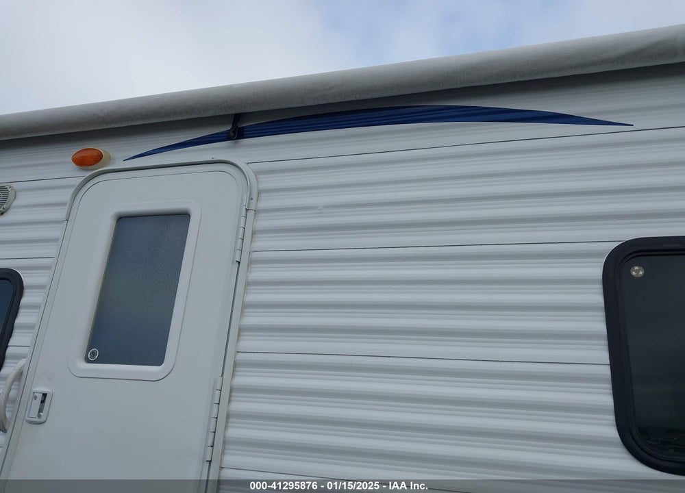 2013 HEARTLAND RV PROWLER SERIES M-26P VIN: 5SFPB3022DE264242