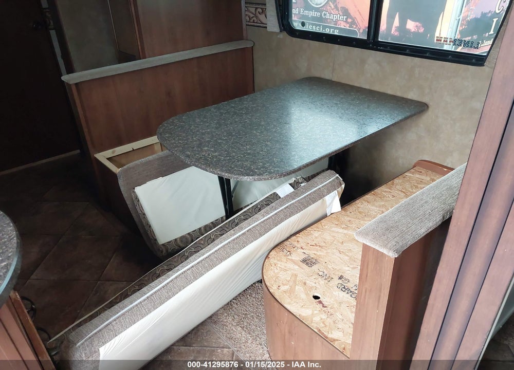 2013 HEARTLAND RV PROWLER SERIES M-26P VIN: 5SFPB3022DE264242