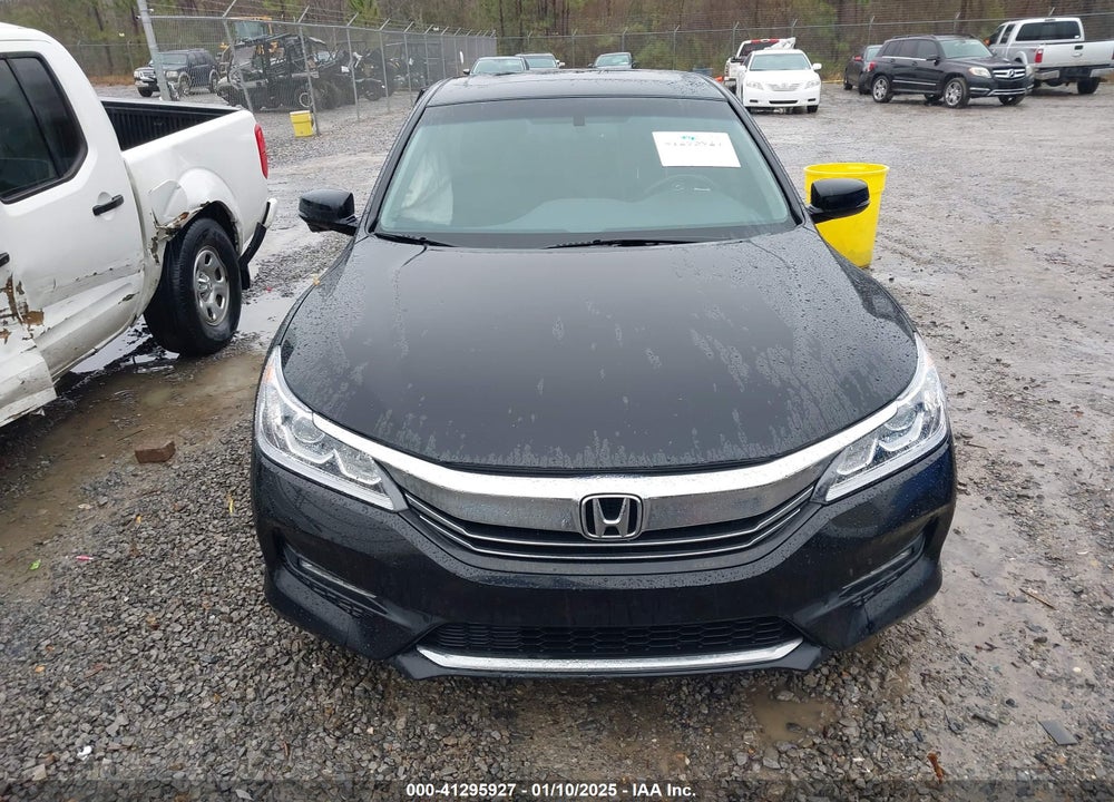 2017 HONDA ACCORD VIN: 1HGCR2F83HA166158
