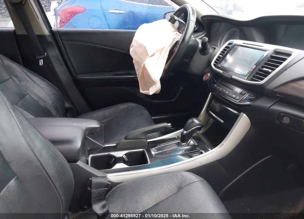 2017 HONDA ACCORD VIN: 1HGCR2F83HA166158
