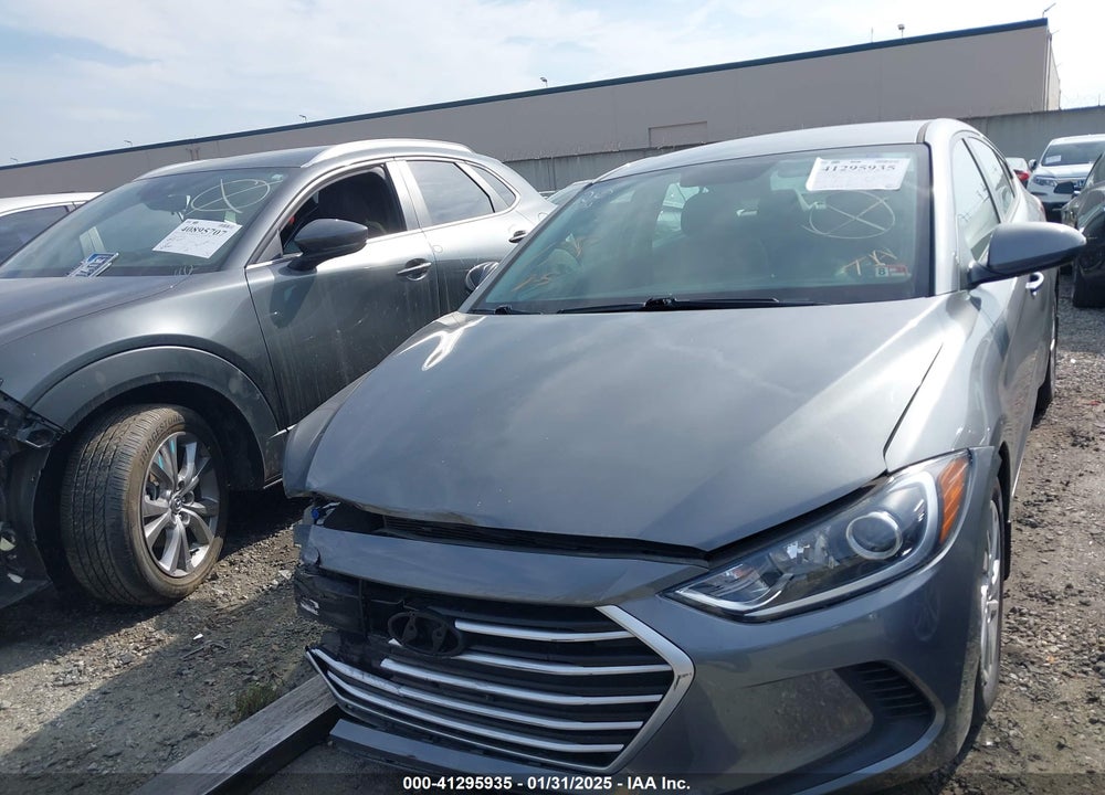 2018 HYUNDAI ELANTRA VIN: 5NPD74LF8JH386241