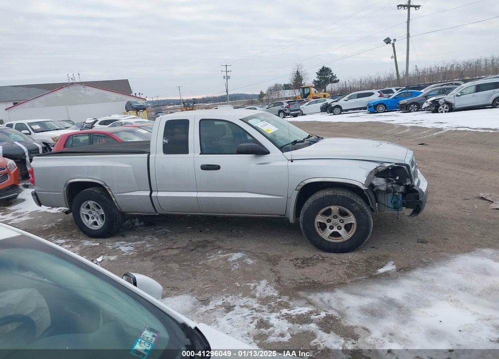 2005 DODGE DAKOTA SLT VIN: 1D7HW42N65S220388