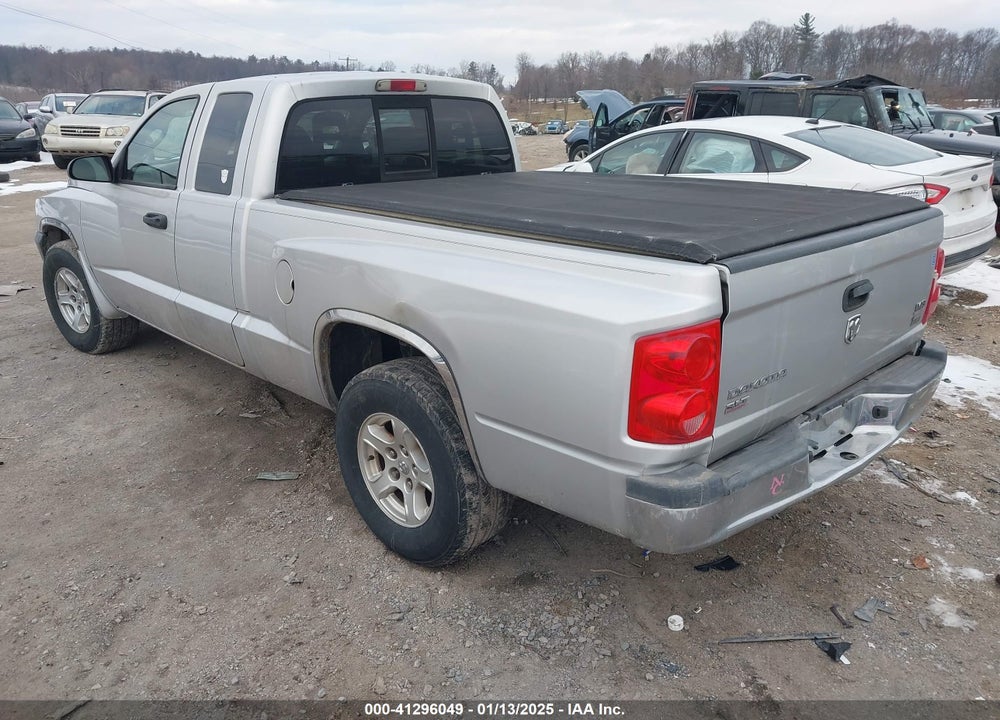 2005 DODGE DAKOTA SLT VIN: 1D7HW42N65S220388