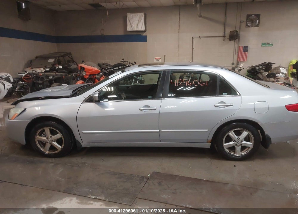 2005 HONDA ACCORD 2.4 EX VIN: 1HGCM56705A033084