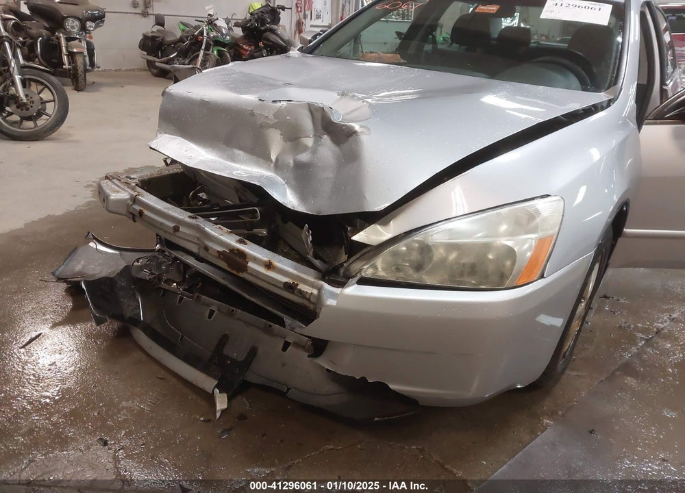 2005 HONDA ACCORD 2.4 EX VIN: 1HGCM56705A033084