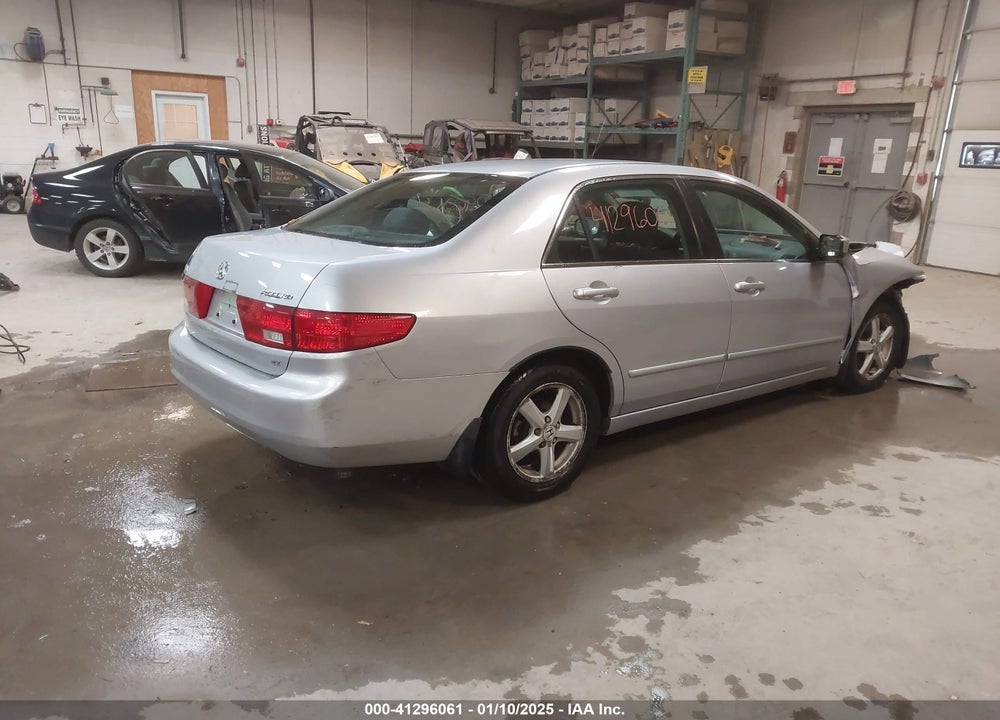 2005 HONDA ACCORD 2.4 EX VIN: 1HGCM56705A033084