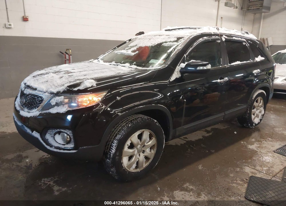 2013 KIA SORENTO LX VIN: 5XYKT3A6XDG405772