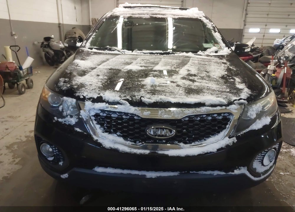 2013 KIA SORENTO LX VIN: 5XYKT3A6XDG405772