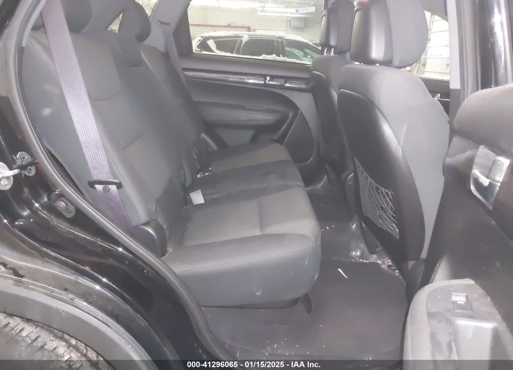 2013 KIA SORENTO LX VIN: 5XYKT3A6XDG405772