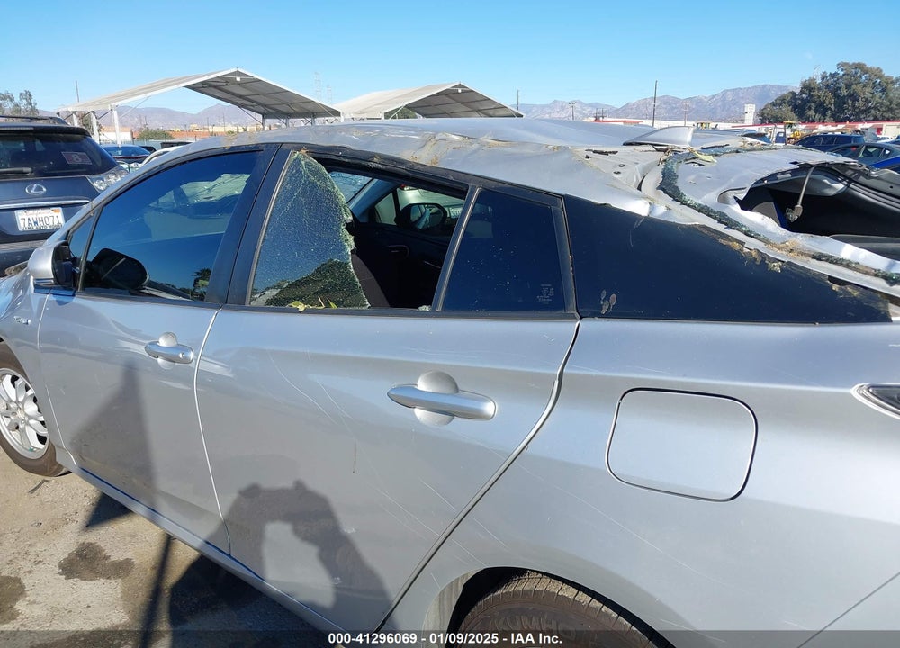 2018 TOYOTA PRIUS VIN: JTDKARFU0J3546270