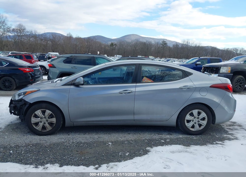 2016 HYUNDAI ELANTRA SE VIN: 5NPDH4AEXGH745511