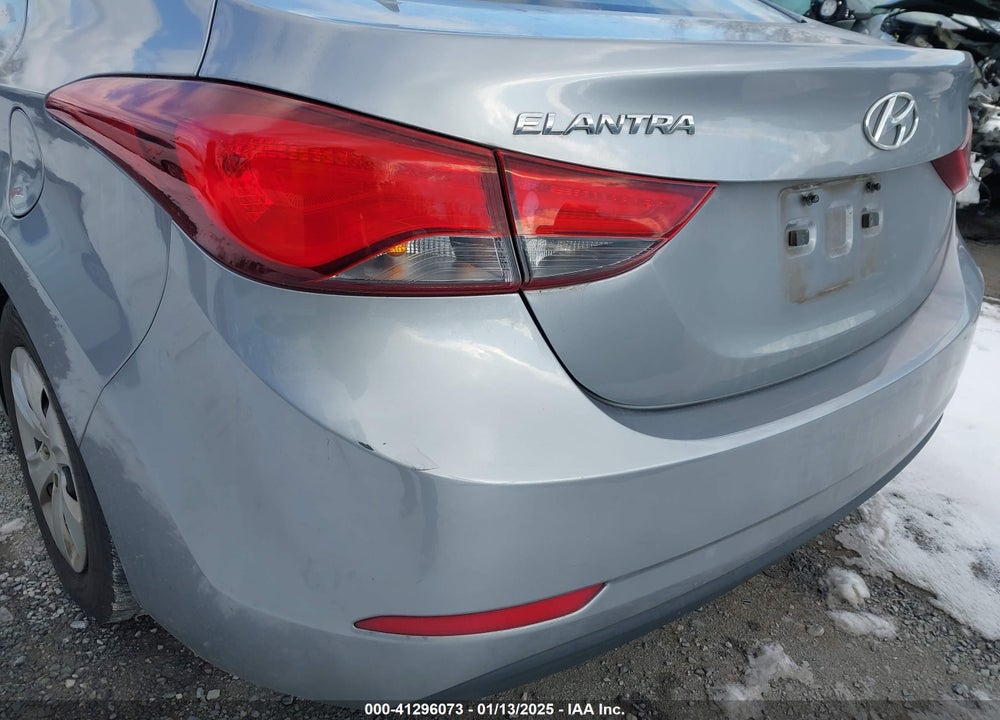 2016 HYUNDAI ELANTRA SE VIN: 5NPDH4AEXGH745511