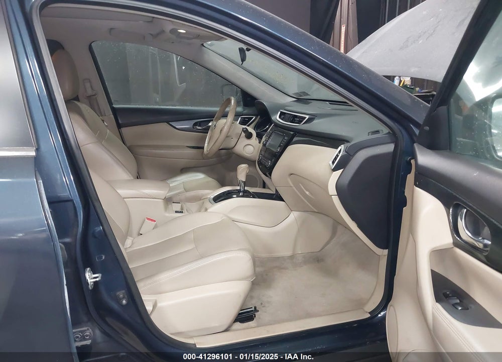 2015 NISSAN ROGUE SL VIN: 5N1AT2MV7FC884437