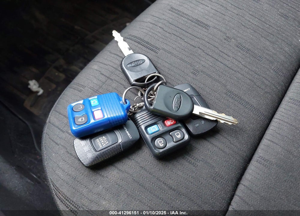 2011 FORD FOCUS SE VIN: 1FAHP3FN0BW139604