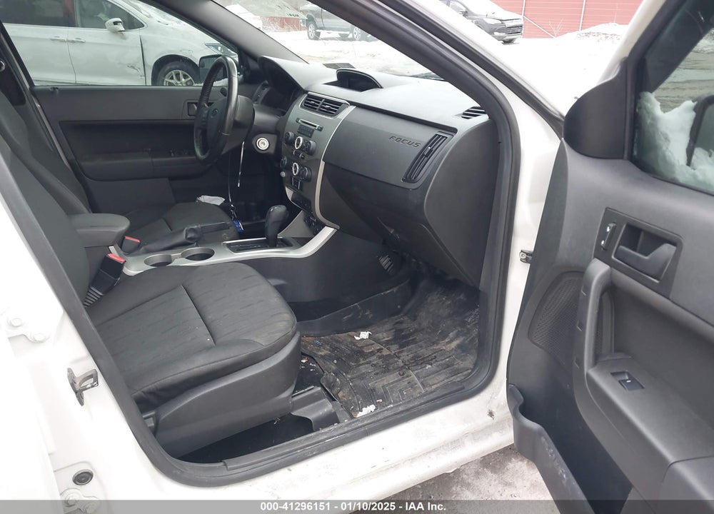 2011 FORD FOCUS SE VIN: 1FAHP3FN0BW139604