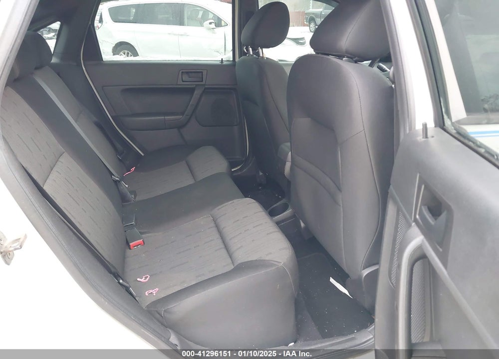 2011 FORD FOCUS SE VIN: 1FAHP3FN0BW139604