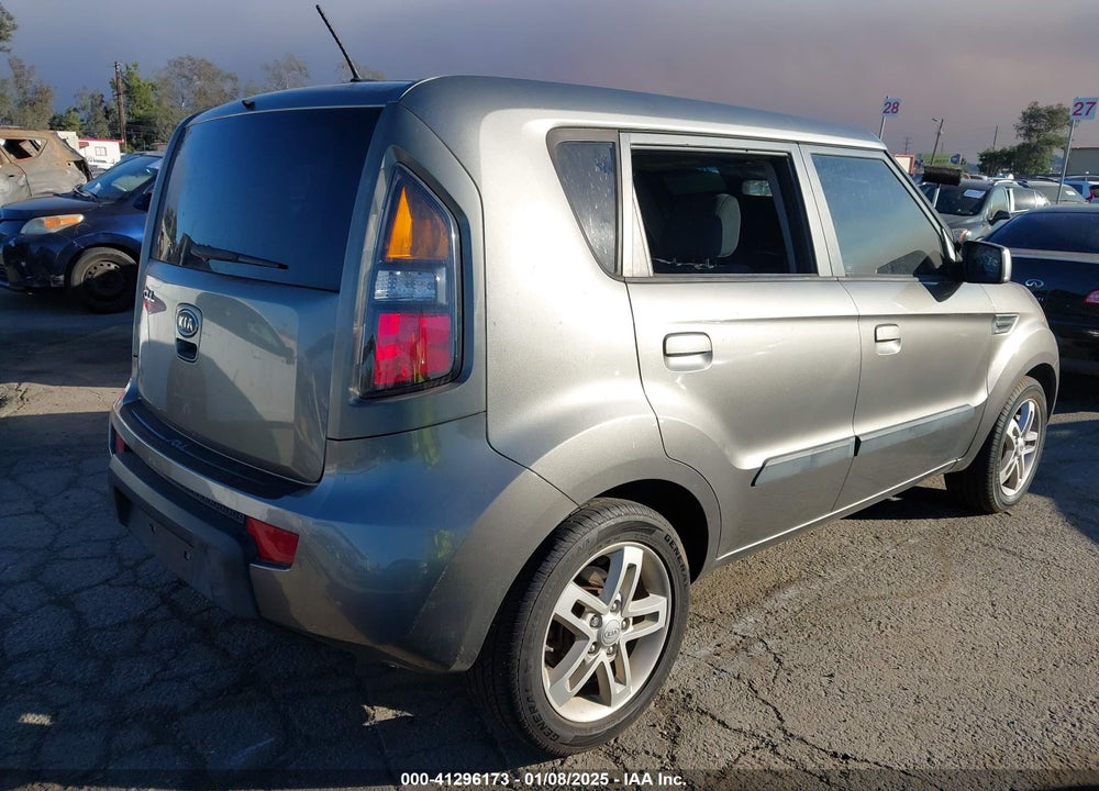 2010 KIA SOUL VIN: KNDJT2A2XA7165781