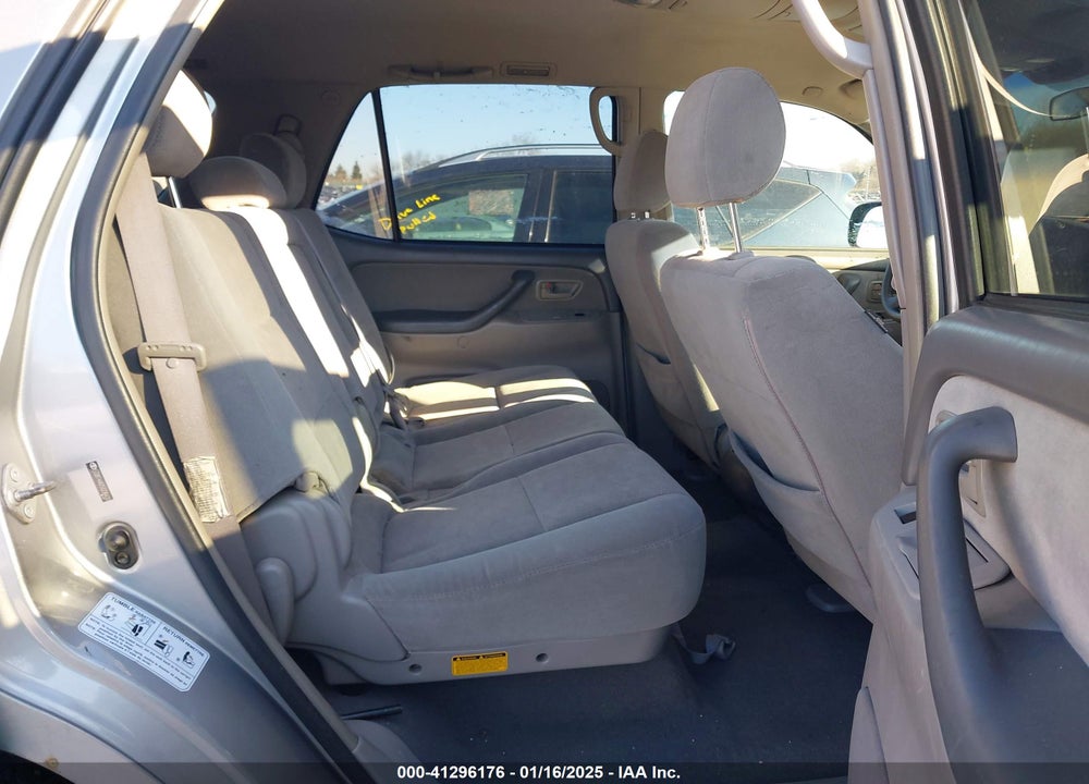 2005 TOYOTA SEQUOIA SR5 V8 VIN: 5TDBT44A75S236420