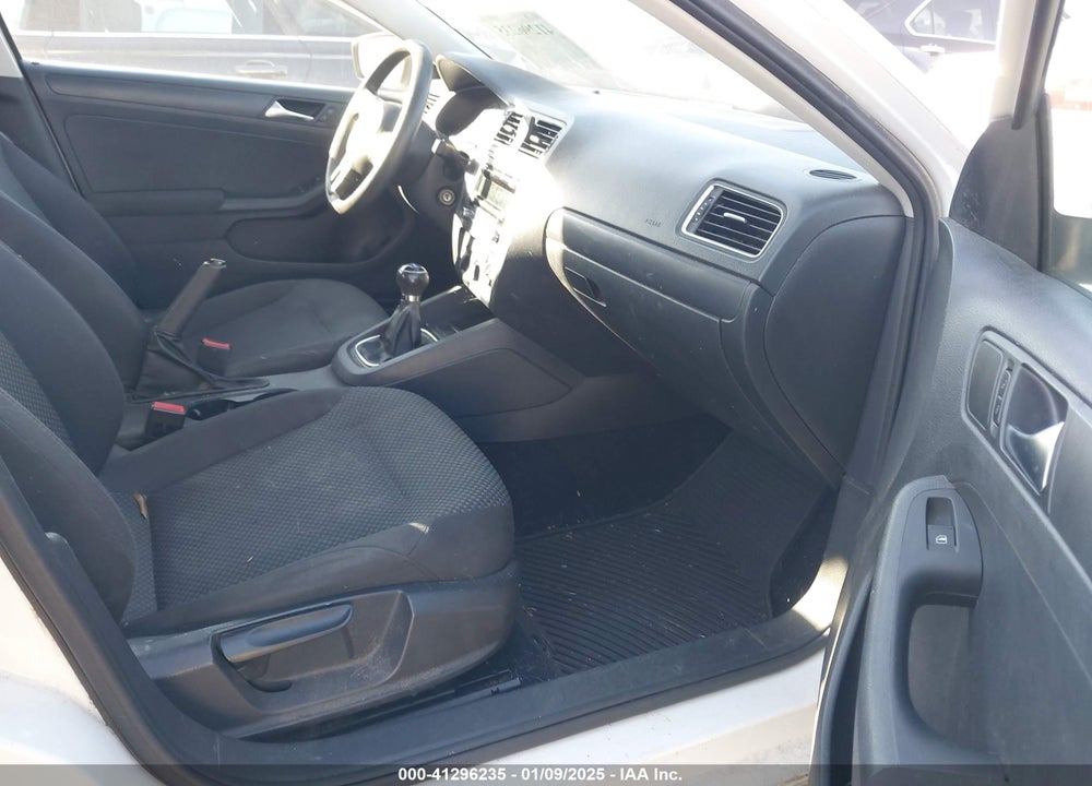 2012 VOLKSWAGEN JETTA 2.0L S VIN: 3VW1K7AJ0CM319489