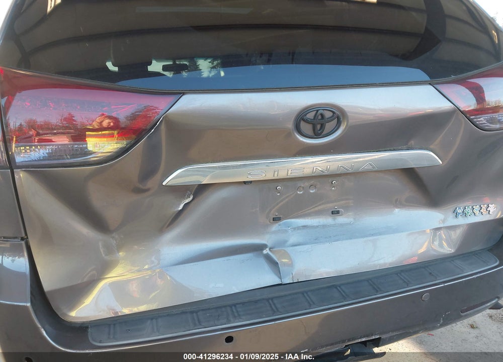 2011 TOYOTA SIENNA XLE LIMITED VIN: 5TDDK3DC0BS023652