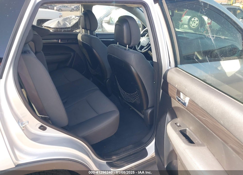 2012 KIA SORENTO LX VIN: 5XYKT3A64CG206991