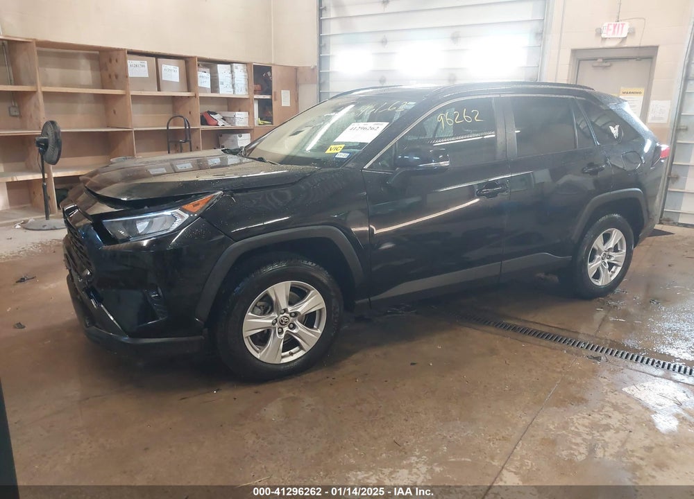 2019 TOYOTA RAV4 XLE VIN: JTMW1RFV9KD042239
