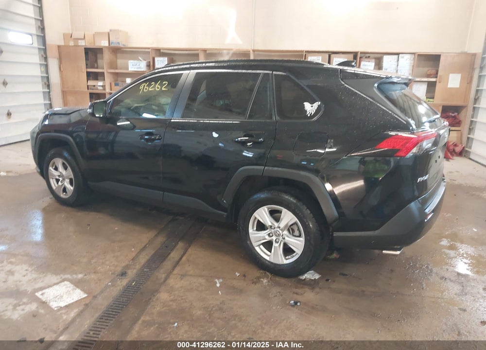 2019 TOYOTA RAV4 XLE VIN: JTMW1RFV9KD042239