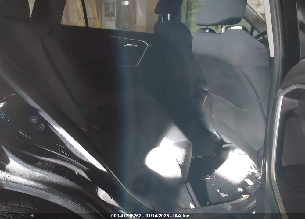 2019 TOYOTA RAV4 XLE VIN: JTMW1RFV9KD042239