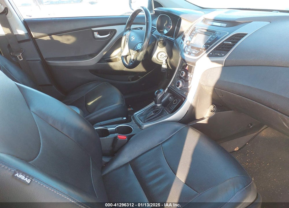 2014 HYUNDAI ELANTRA VIN: 5NPDH4AE2EH469418