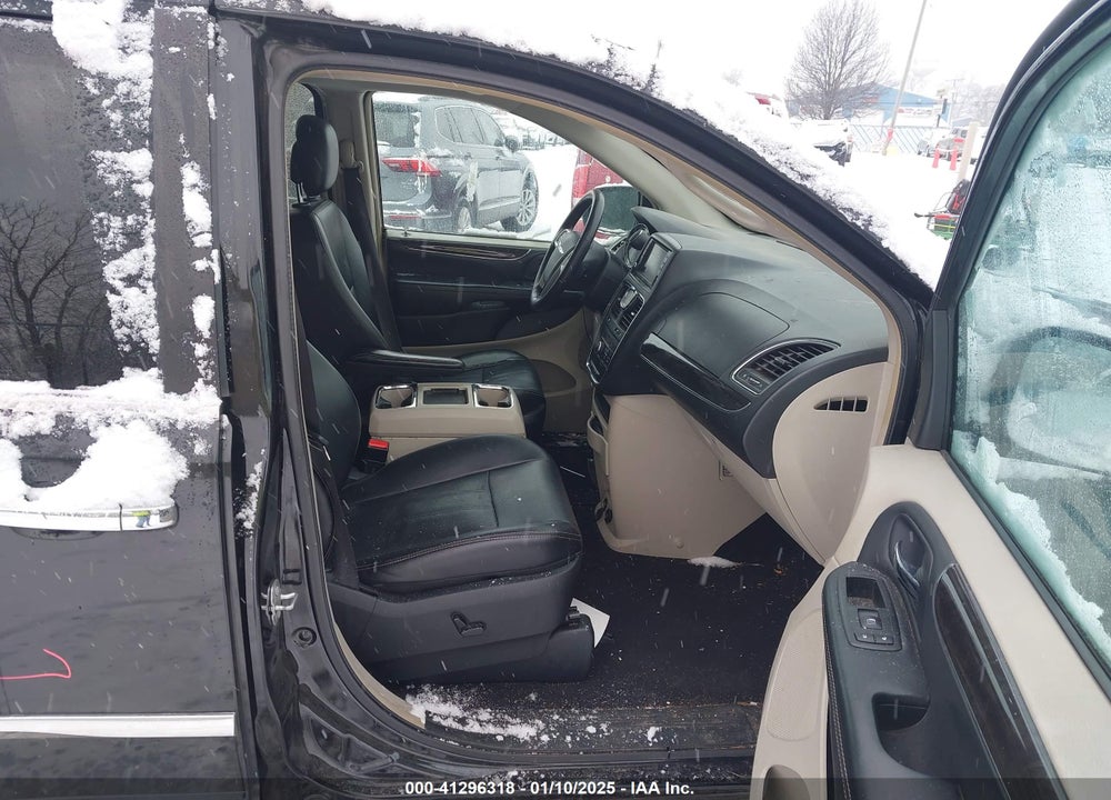 2016 CHRYSLER TOWN & COUNTRY TOURING-L ANNIVERSARY EDITION VIN: 2C4RC1CG3GR304923