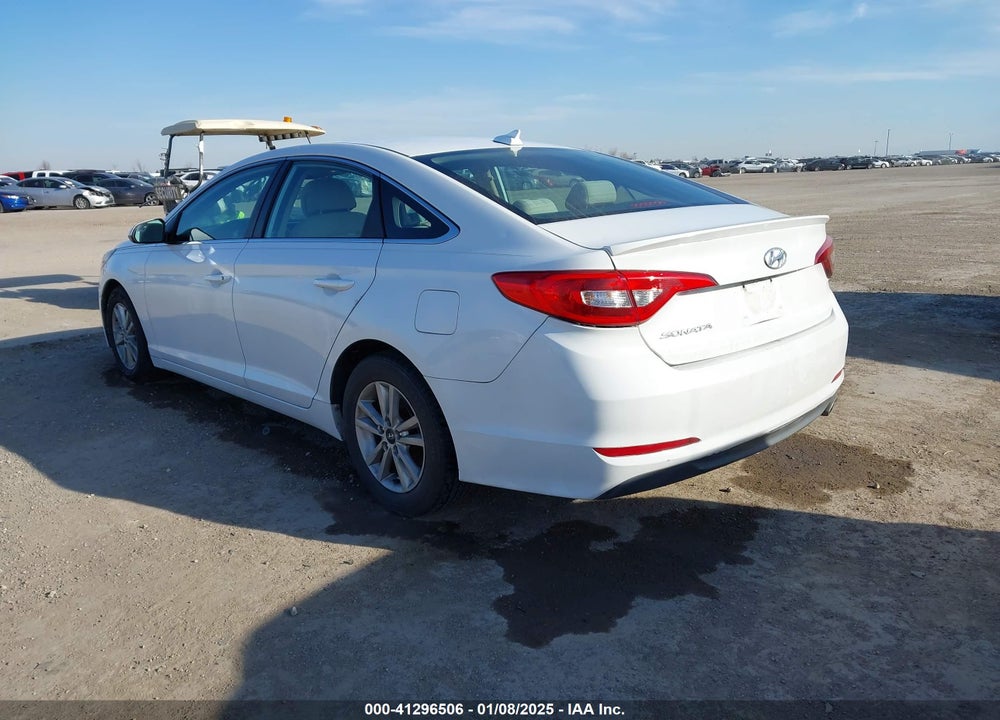2015 HYUNDAI SONATA VIN: 5NPE24AF2FH037962