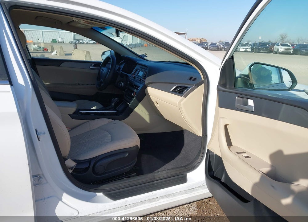 2015 HYUNDAI SONATA VIN: 5NPE24AF2FH037962