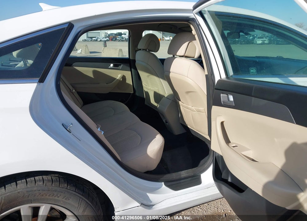 2015 HYUNDAI SONATA VIN: 5NPE24AF2FH037962