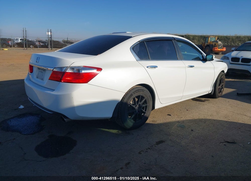 2013 HONDA ACCORD LX VIN: 1HGCR2F32DA024608