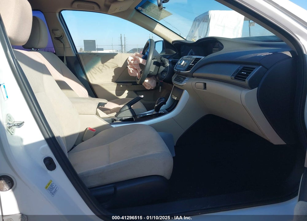 2013 HONDA ACCORD LX VIN: 1HGCR2F32DA024608